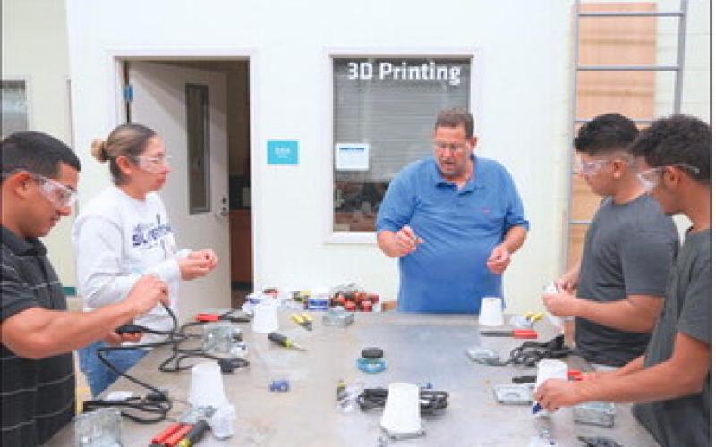 Nunez Community College in Chalmette will o er a free NCCER Core Construction course taught in Spanish this summer. The class begins July 1. Interested students should submit a Workforce Inquiry Form at Nunez. edu/Workforce or email adulteducation@nunez.edu.