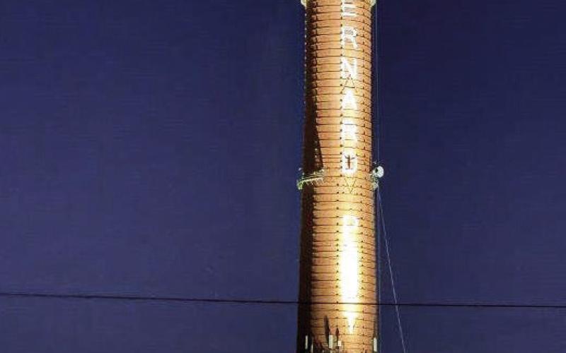 St. Bernard Port Installs Led Lighting Around Historical Smokestack
