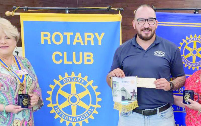 Recently the St. Bernard Rotary Club met and hosted District 6840 Governor Vicky Gutierrez and Rotarian Jonathan Zelya from the Rotary Club of Paz Honduras. St Bernard Rotary Club President Brenda Breakfield Presented Jonathan a $1,500 check for Fresh Drinking Water Project for residence of Paz. From left to right, Vicky Gutierrez, Jonathan Zelya and Brenda Breakfeild.