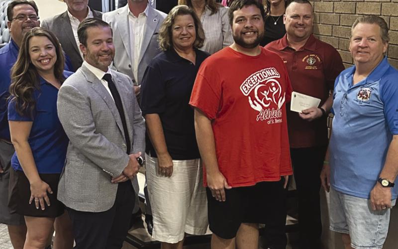 Parish Government Recognizes Community Organizations During Council Meeting