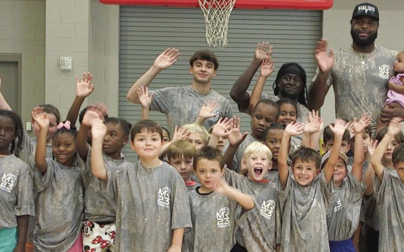 Hoops, Robinson Did It Again