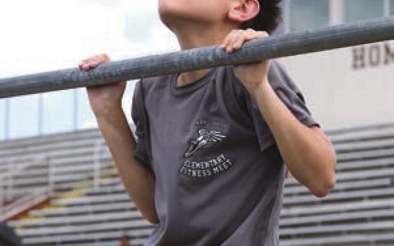 Bentley Bailey of Meraux Elementary, pull-ups.