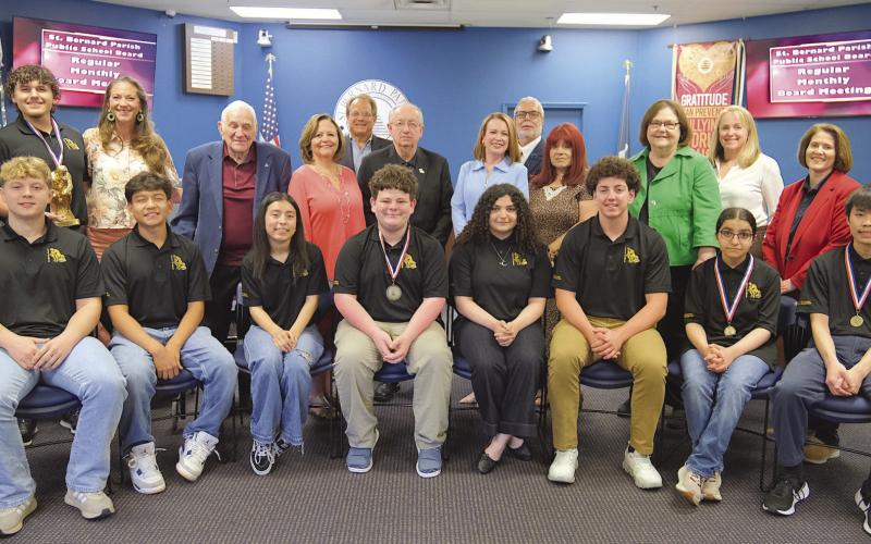 Junior and Senior Division, 1st row from left: Kevin Roussell, Elbin Chavez, Genesis Garcia, Kenneth Higginbotham, Jade Jamhour, Connor Dewey, Jenna Jamhour, Alvin Vu; 2nd row from left: Jonathan Palazzolo, Christian Miller, Millie Harris, Don Campbell, Diana Dysart, Joseph Long, Katherine Lemoine, Rosiland White, Doris Voitier, Carly Creason, Mary Lumetta Abbie Schilling; 3rd row: Sean Warner and Henry Rodriguez III