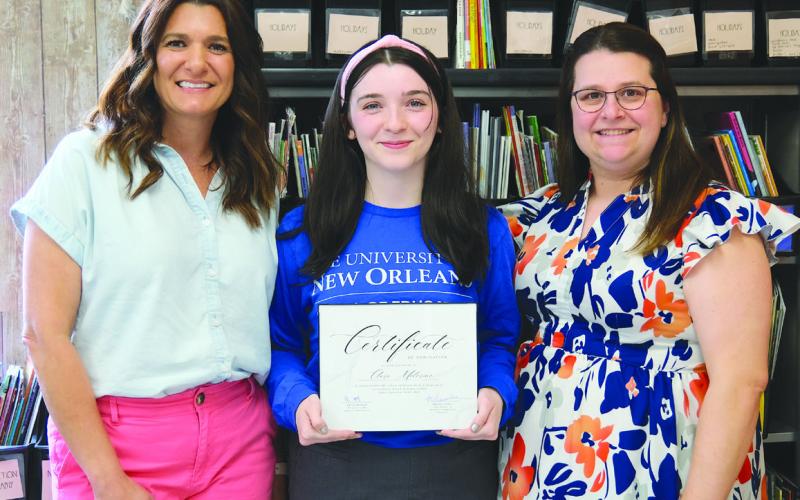 From left: Davies Elementary 3rd grade mentor teacher Jodi Crifasi, Clare Melerine, UNO Assistant Professor of Elementary Education Ashleigh Pela. gue.