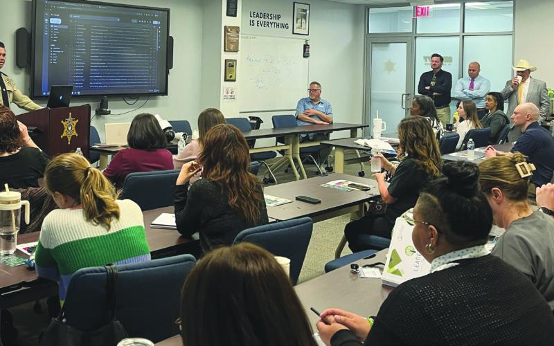 St. Bernard Sheri's Oce Recruiter Lt. Brian Canepa spoke to Leadership St. Bernard class members about the department's ongoing recruiting eorts, highlighting career opportunities within the agency and the benefits of serving the community in law enforcement.