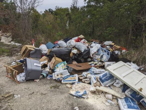 LDWF Agents Working Hard To Apprehend Litter Violators In The New Orleans Area