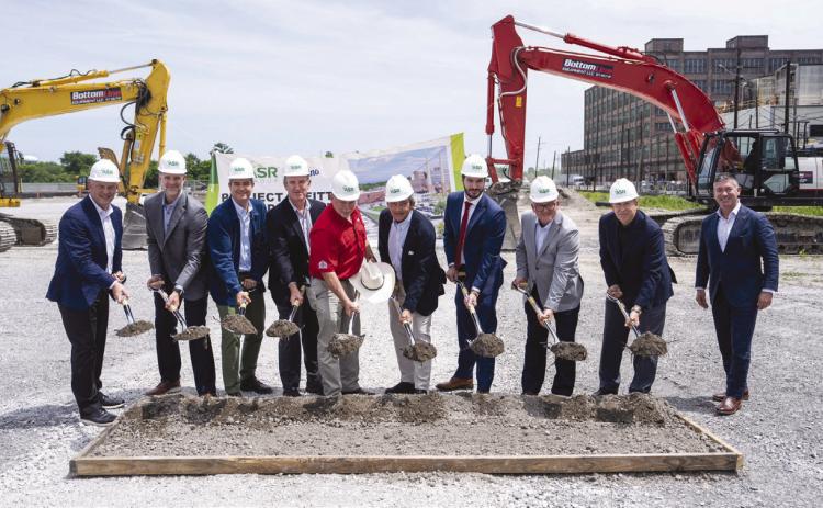 Parish President Louis Pomes joined o cials from ASR Group and the Domino Sugar Re. nery in the ground breaking ceremony to announce the beginning of construction on their $785 million expansion.